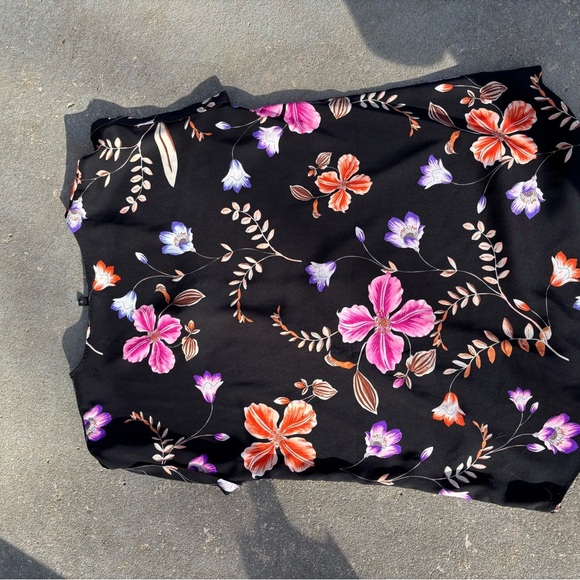 Express Floral Blouse — Size Large - Picture 4 of 4